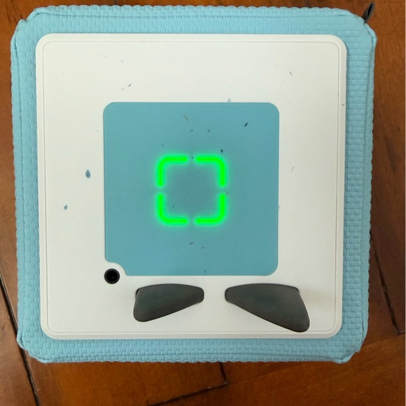 EUC Tonie Box 1.0 with 4 NIB Tonies! - Picture 3 of 5